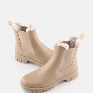 Women's Tan Winter Boots with Faux Fur Lining